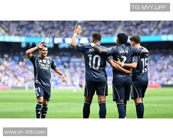 分析员:皇社前锋更靠近球门而且赫伊森无法碰到球,这是红牌 分析员:皇社前锋更靠近球门而且赫伊森无法碰到球,这是红牌